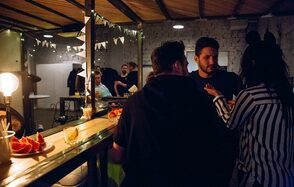 Mazel Tov Studio Двухэтажный лофт-бар