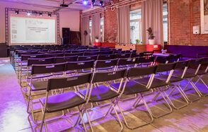 Loft Com.nata.Тренинговый лофт со сценой