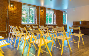 Лофт с кухней и антуражем