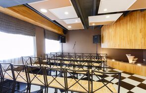 StolOFFka Дизайнерский конференц-зал