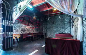 Брутальный лофт с барной стойкой