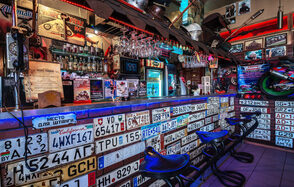 Брутальный лофт с барной стойкой