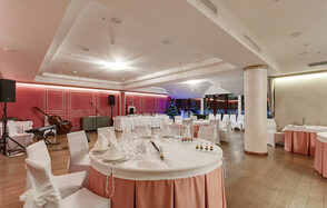 Банкетный зал с террасой