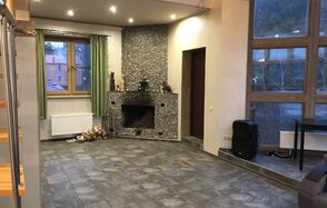 Загородный дом с камином 