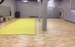 Атмосфера. Зал с паркетом 