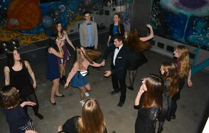 Лофт с 6-ти метровой барной стойкой