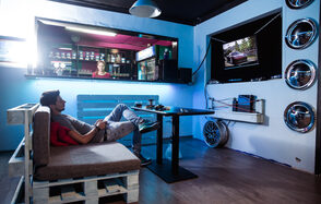 Lounge Box (Лаунж Бокс). Лофт с вип комнатами 