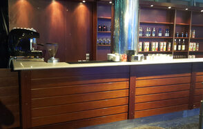 Бар с панорамным видом 