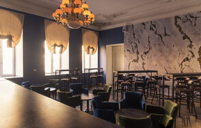 Commode. Лофт с высокими потолками