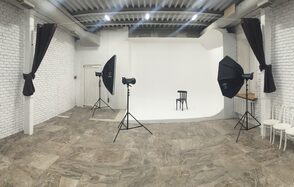 Мастерская на Кулишках с фактурными стенами 