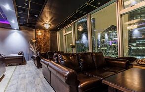 Romantic Stream Зал с панорамными окнами 