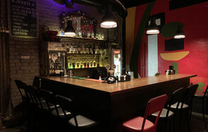 Лофт-бар со сценой