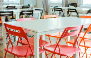 Персиковый зал с пианино