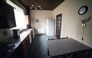 Двухэтажный коттедж за городом