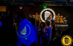 Банкетный зал со сценой