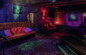 Музыкальный дом Slondoneba. Лофт со сценой