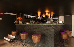 Двухуровневое кальянное пространство