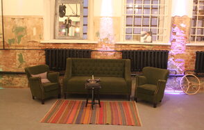 Стильный лофт со сценой и звуком