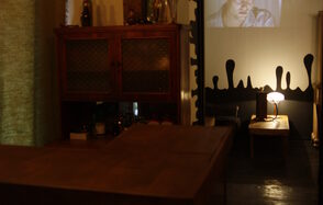 Небольшая уютная площадка с кальянами