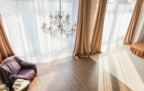 WhitePlace. Лофт-студия с подиумом