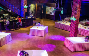 Ресторан Арена Олимп Арт-пространство с высокими потолками