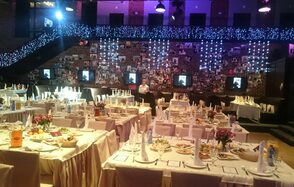 Ресторан Арена Олимп Арт-пространство с высокими потолками