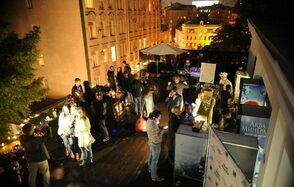 Летняя веранда на крыше в центре Москвы