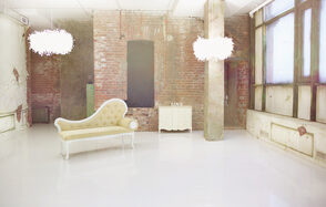 Apriori Photo Нежный лофт с арочными окнами 