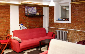 Зал с кино и играми