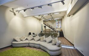 Custos Hotels Универсальная площадка с медиа-оборудованием