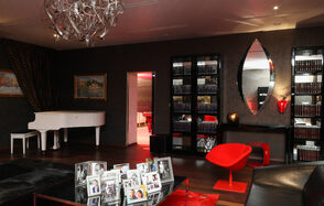 Дача Линдстрема Пространство с бильярдом