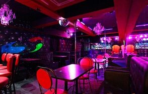 Лофт с сауной и барной стойкой