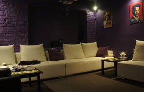 Мини-кинотеатр с играми и кальяном