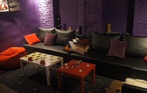 Мини-кинотеатр с играми и кальяном