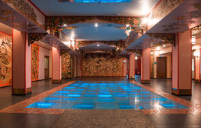 Вернисаж холл. Зал в русском стиле