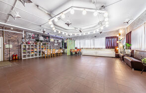 Яркое пространство для отдыха и вечеринок