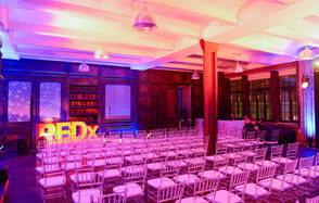 FotoFaktura. Просторный зал в стиле лофт для вечеринок