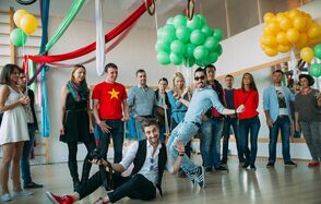 Yunga Studio. Лофт-пространство с качелями 