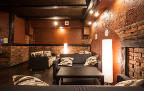  Антикафе Арт-сквер Зал с барной стойкой в центре