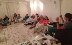 Белая комната