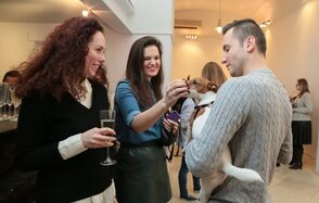 Зал для презентаций с гримерками