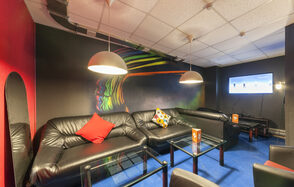 F-Lounge Лофт с кальянами и напитками