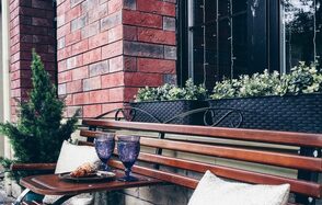 Лофт с кухней и камином 