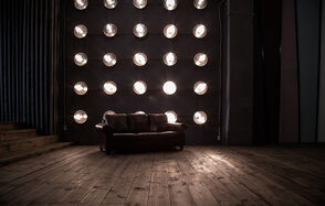 Wood Studios Лофт с декорациями на Электрозаводской