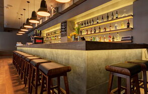 Банкетный зал с барной стойкой, 40 кВт свет