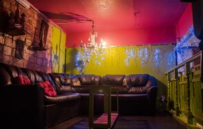 Лофт для вечеринок с балконом