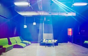 Зал оснащённый профессиональным светом