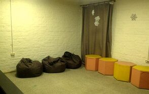 Большой белый зал на Угловом