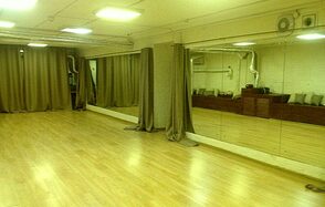 Большой белый зал на Угловом