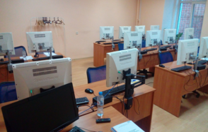 Тренер-ИТ. Большой учебный класс с компьютерами